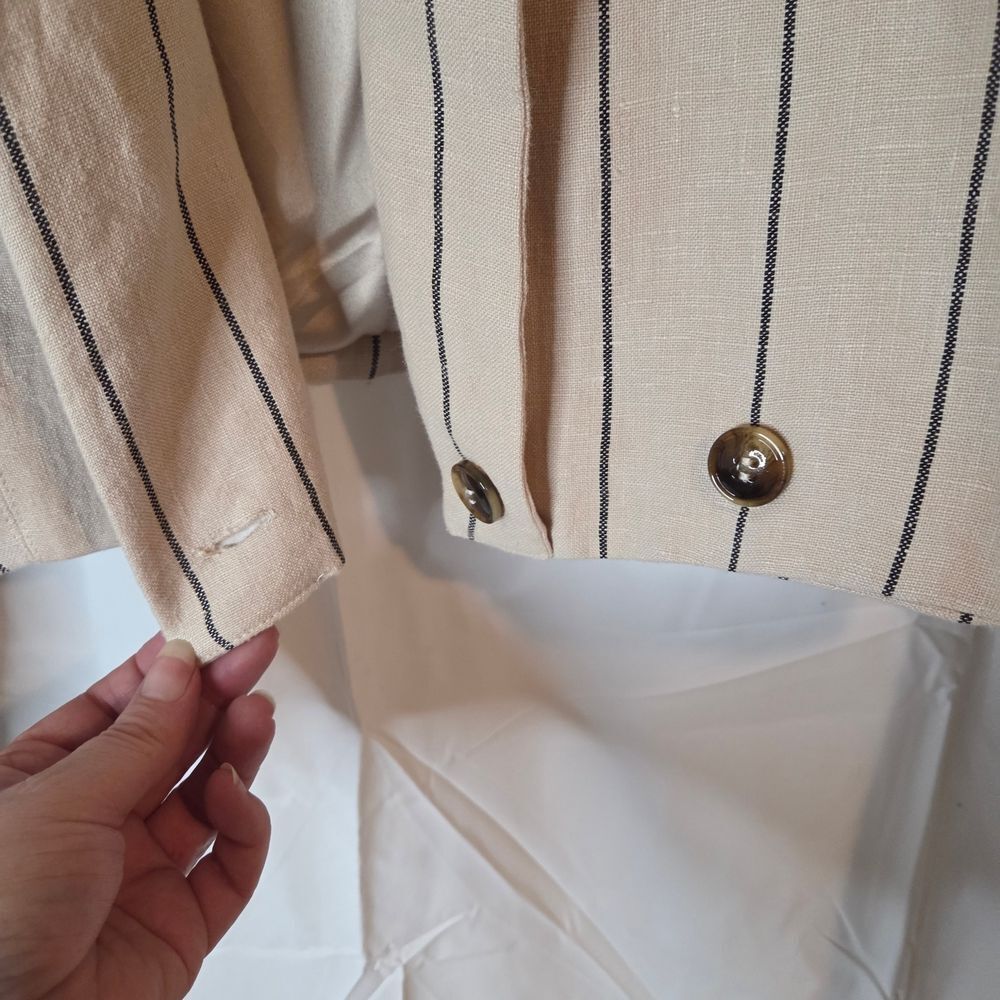 ASTR Linen Blend Cropped Blazer Womens Medium Beige Striped Lightweight Jacket - Picture 6 of 9